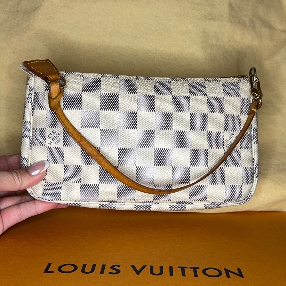 Louis Vuitton Damier Azur Pochette